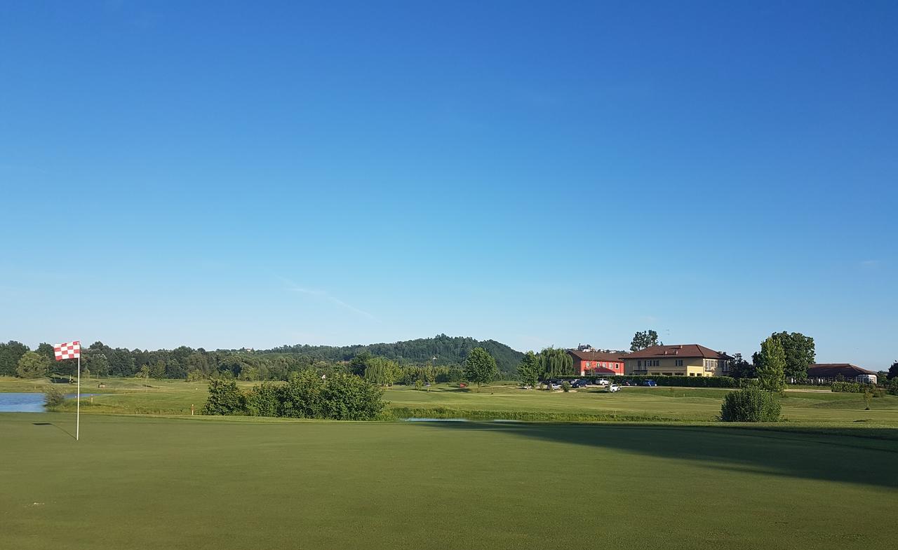 Locanda Ferro Uno, Golf Citta Di Asti Ngoại thất bức ảnh